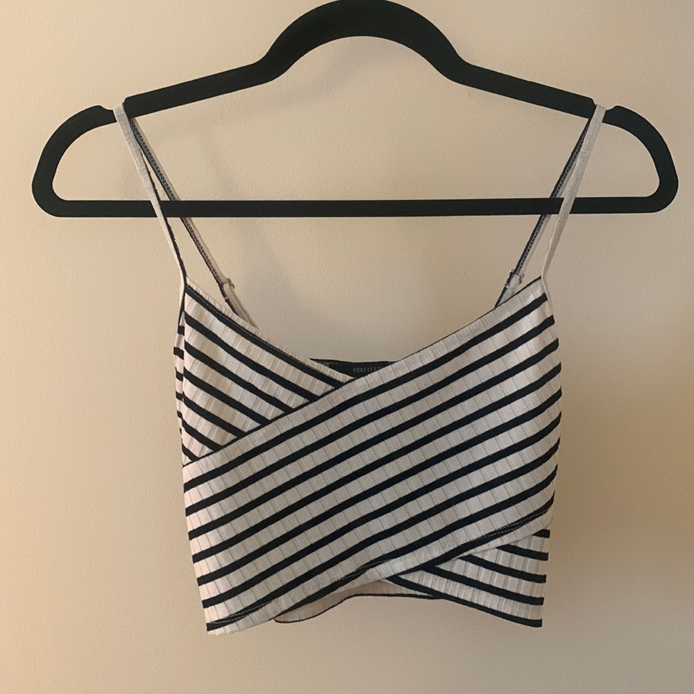 Black and white crop top